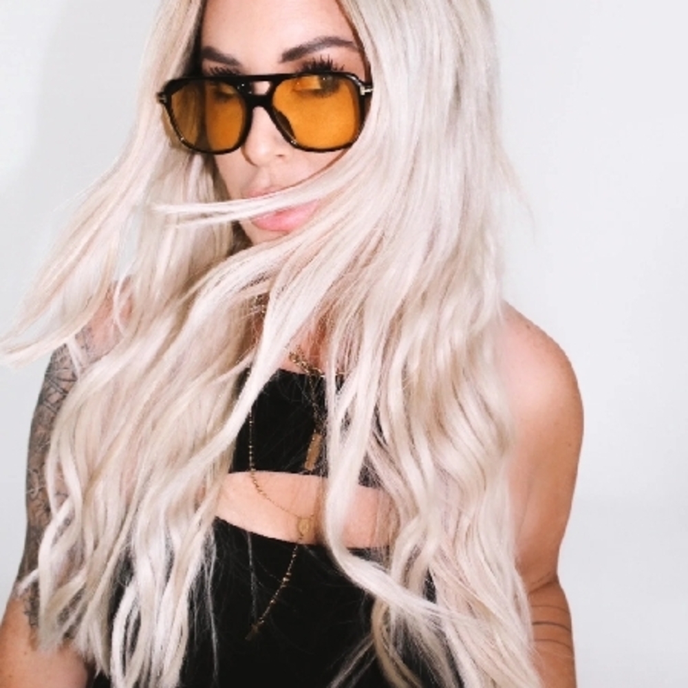 Stylish Women's Sunglasses with Yellow Lenses